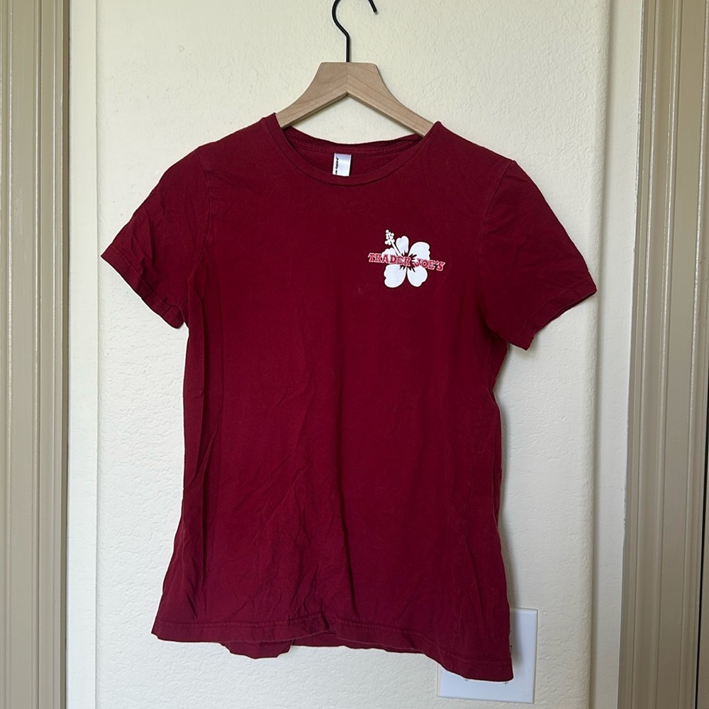 Trader Joe’s red Crew Short Sleeve Shirt Size medium Women’s Cotton